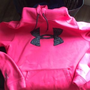 Pink under amour sweatshirt slightly used